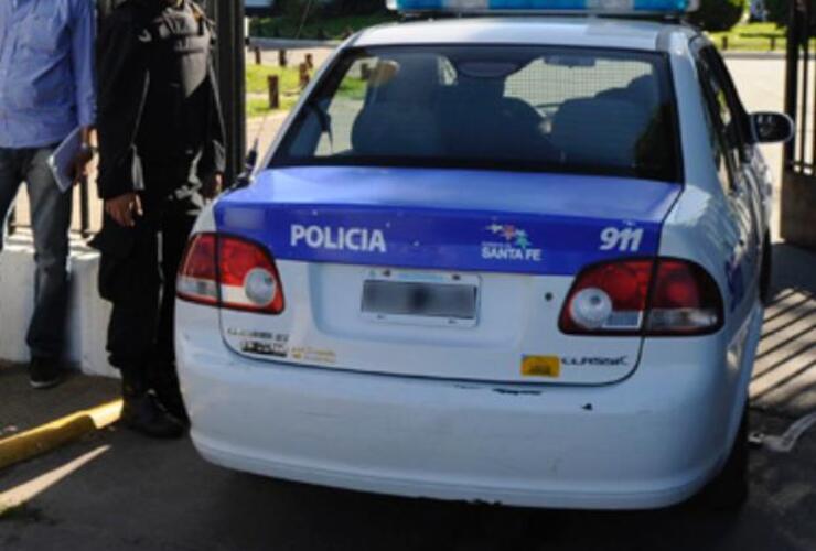 Los policías detuvieron al auto en la zona sur de Rosario.