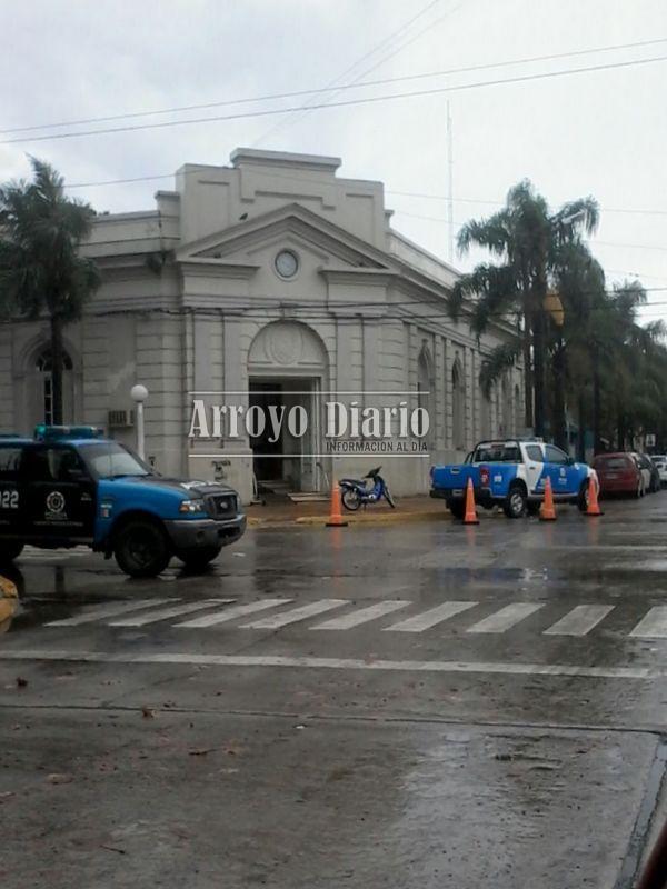 Mviles frente a la municipalidad