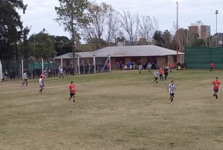 Imagen de Unión y Talleres se enfrentan hoy por la vuelta de los Cuartos de Final en 1era División.