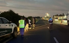 Imagen de Dos personas murieron al ser atropelladas en la autopista Rosario-Buenos Aires