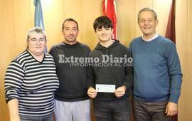 Imagen de Fondo del Deporte: Aportes al equipo de pescadores del ASRC y al patinador Vicente Bachieca