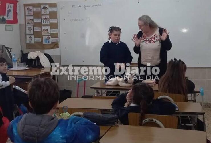 Imagen de Emociones: Actividad junto a la Ps. Vanina Viglione en la Escuela Santa Lucía