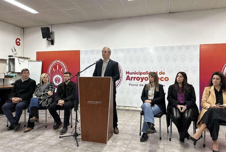 Imagen de El intendente Daniel Tonelli brindó una conferencia por los primeros 6 meses de gestión.