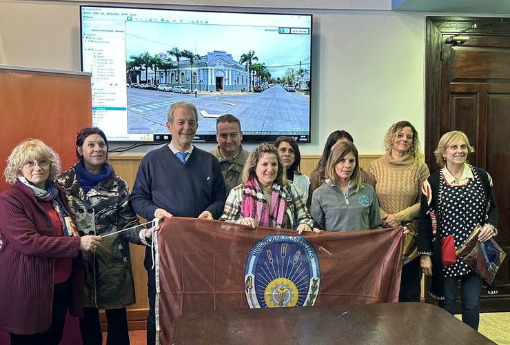 Imagen de Entrega del Fondo de Asistencia Educativa a Escuelas Públicas de la ciudad.