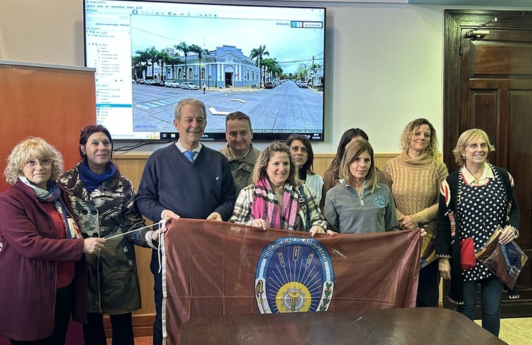 Imagen de Entrega del Fondo de Asistencia Educativa a Escuelas Públicas de la ciudad.
