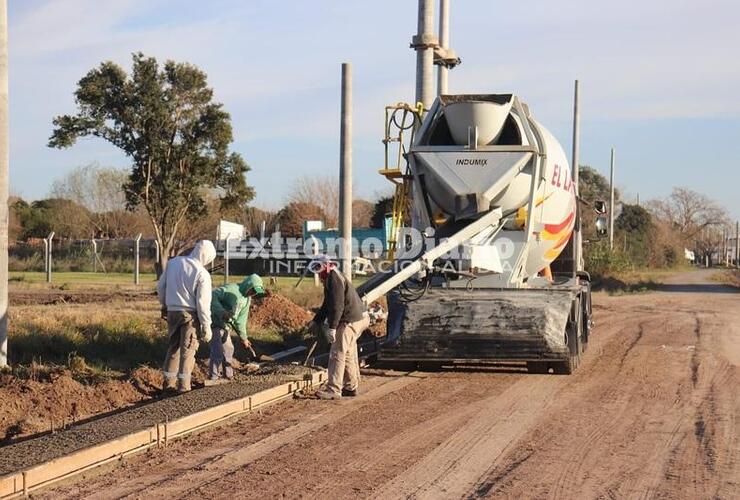 Imagen de Arroyo Seco: Inició la etapa final de cordón cuneta en Mi Lote