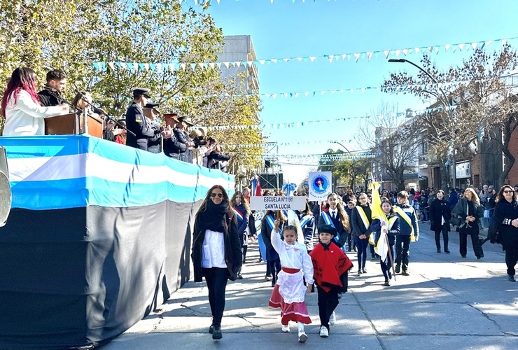 Imagen de Desfile por el 9 de Julio y Aniversario de Arroyo Seco, más Festival Patrio.