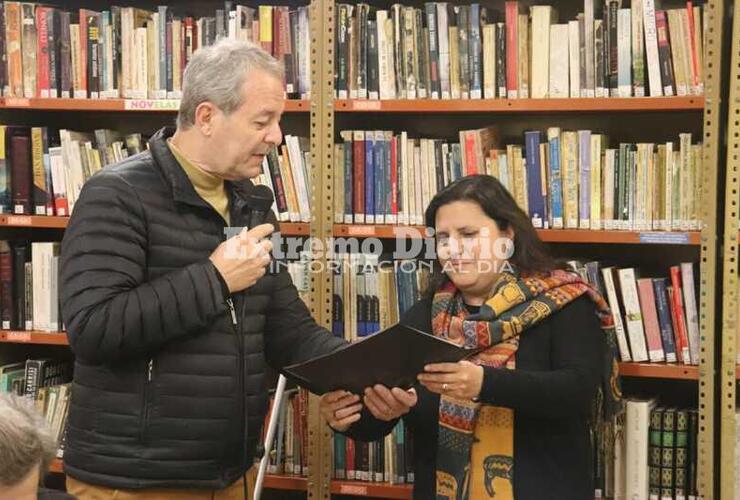 Imagen de Daniel Tonelli estuvo presente en el acto por el 106° aniversario de la Biblioteca