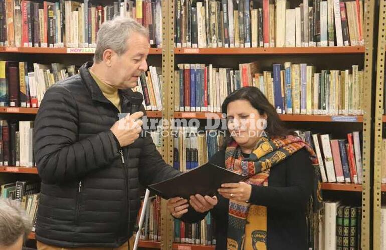 Imagen de Daniel Tonelli estuvo presente en el acto por el 106° aniversario de la Biblioteca