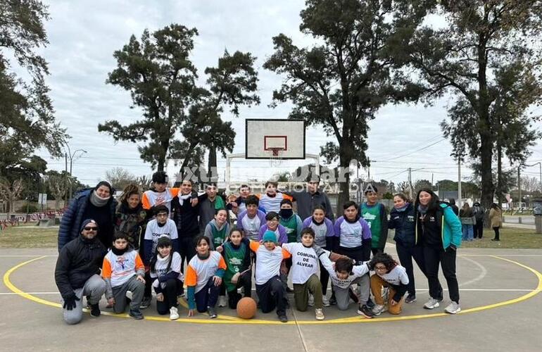 Imagen de Encuentro recreativo de básquet en Alvear