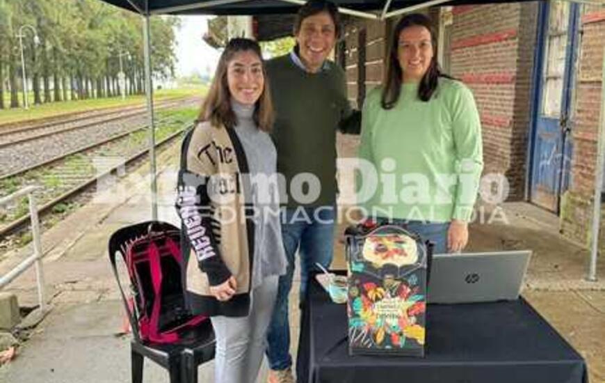 Stangoni junto al equipo de medio ambiente de la Comuna