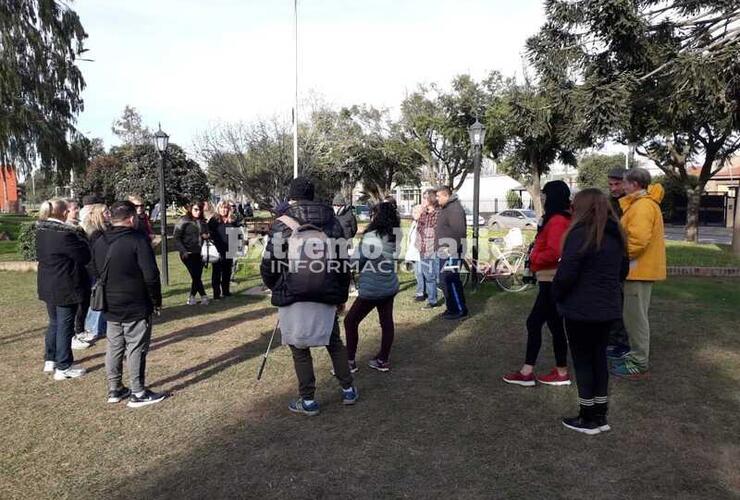 Un grupo de vecinos en el sector del anfiteatro
