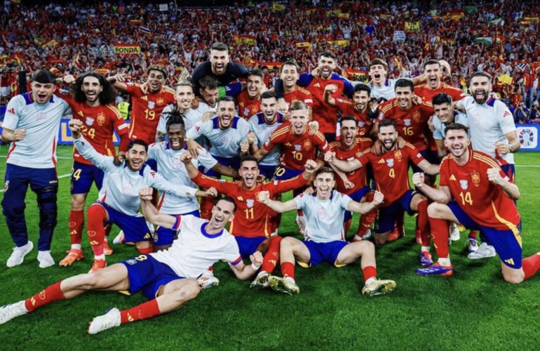 Imagen de España se consagró Campeón de la Eurocopa, al ganarle a Inglaterra.