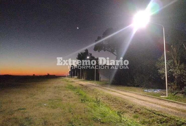 Imagen de La Comuna de Albarellos culmin&oacute; los trabajos de iluminaci&oacute;n del camino P&uacute;blico