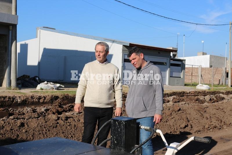 Imagen de Se iniciaron las obras de cord&oacute;n cuneta en el barrio Asunci&oacute;n II