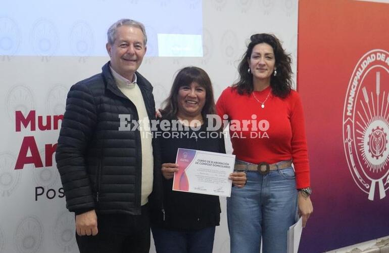 Imagen de Finaliz&oacute; el curso de elaboraci&oacute;n de compost domiciliario
