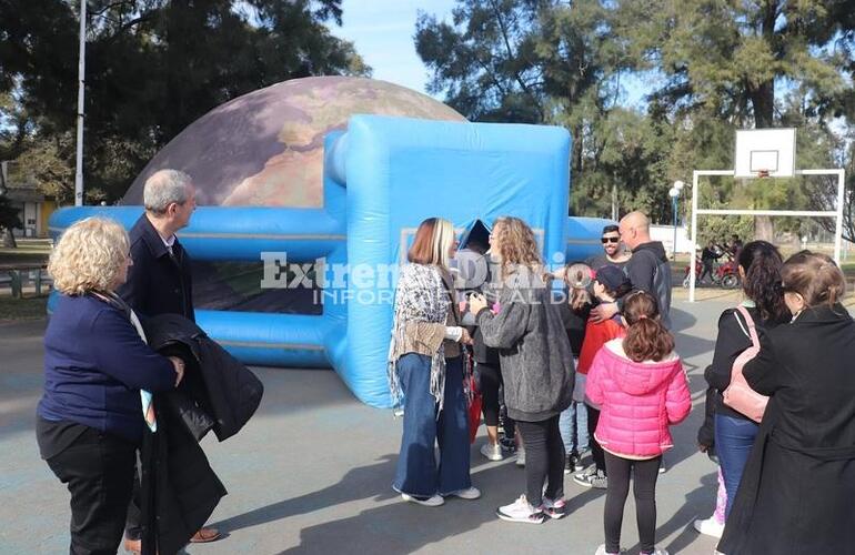 Imagen de Jornada especial con el planetario móvil y los talleres culturales