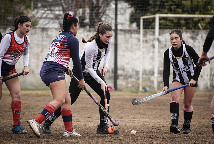 Imagen de Jornada de hockey femenino entre Unión y Talleres.