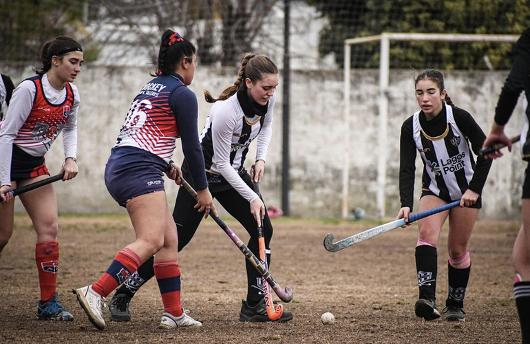 Imagen de Jornada de hockey femenino entre Unión y Talleres.