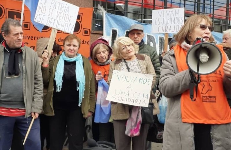 Imagen de Buscan subir a 65 años la edad jubilatoria de las mujeres y reformar la ley de contrato de trabajo