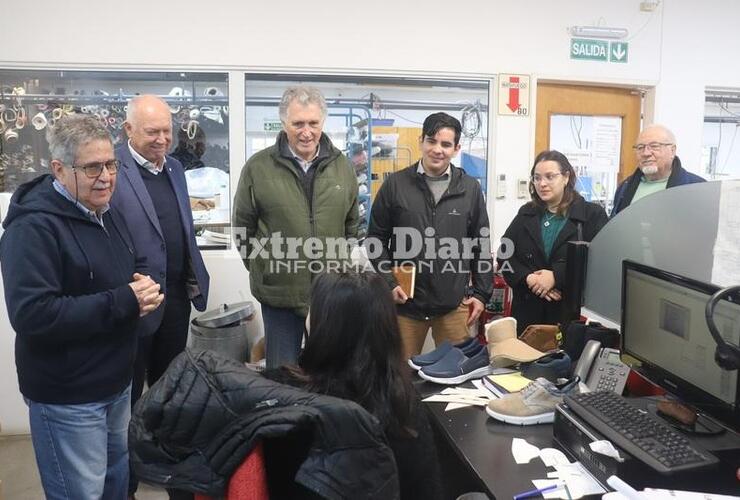 Imagen de Recorrida por Grimoldi junto a la Secretaría de Desarrollo Industrial de Santa Fe