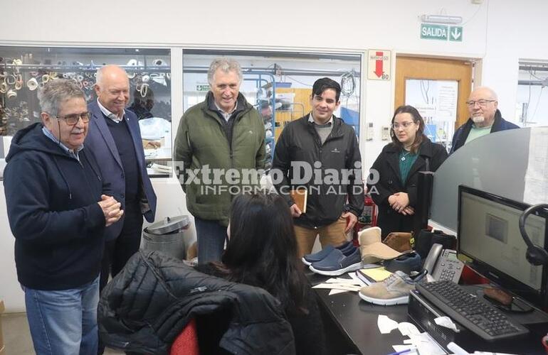 Imagen de Recorrida por Grimoldi junto a la Secretaría de Desarrollo Industrial de Santa Fe