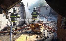 Imagen de Una pareja con cuatro chicos perdi&oacute; todo: �Nos quedamos con lo puesto�