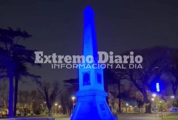 Imagen de La plaza 9 de julio se visti&oacute; de azul por el D&iacute;a Mundial de la Prevenci&oacute;n de los Ahogamientos