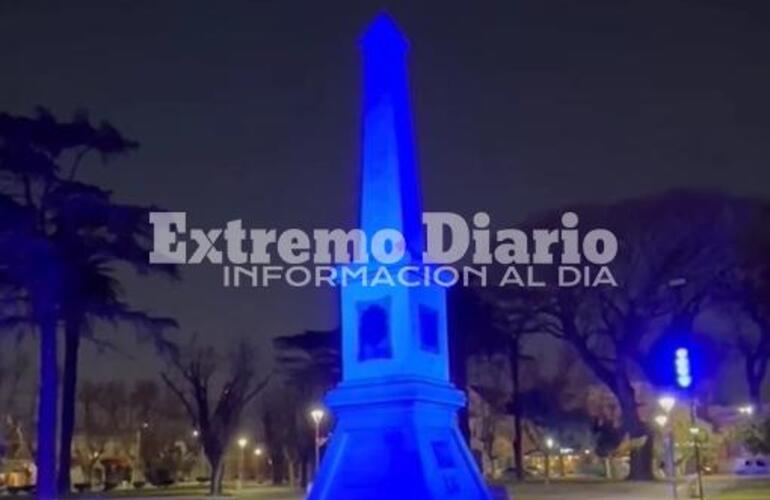 Imagen de La plaza 9 de julio se vistió de azul por el Día Mundial de la Prevención de los Ahogamientos