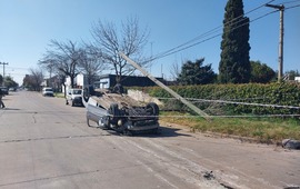 Imagen de Impactante vuelco de un auto