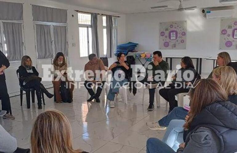 Imagen de Fighiera: Reunión con instituciones para frenar la vulneración de derechos de niños y niñas