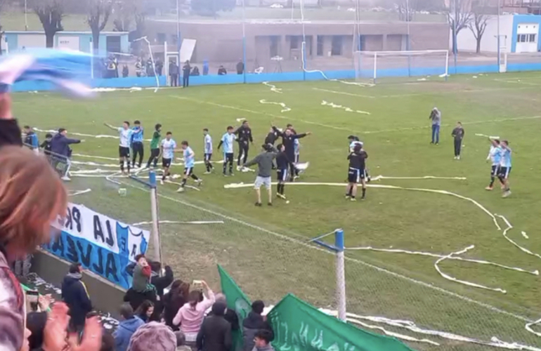 Imagen de 1era División: Atlético Empalme 'Campeón' tras vencer a Riberas.