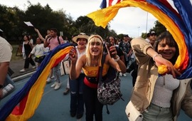 Miles de venezolanos decidieron vivir la jornada hist&oacute;rica en las calles. (EFE)