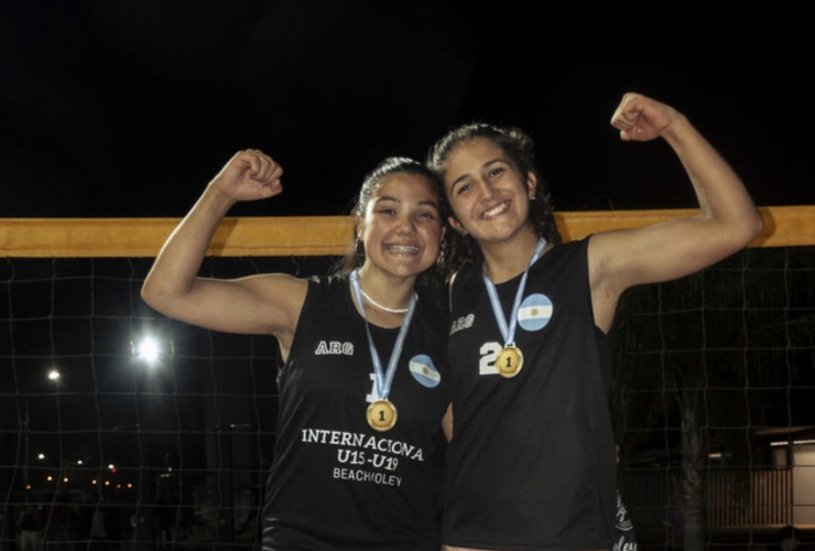 Imagen de Sol Chiummiento, Campeona de Torneo Internacional de Beach Vóley en Misiones.