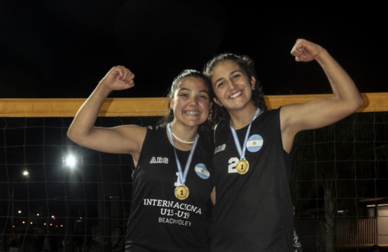 Imagen de Sol Chiummiento, Campeona de Torneo Internacional de Beach Vóley en Misiones.