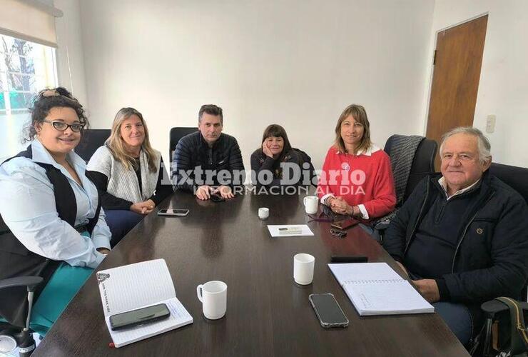 Imagen de Alvear: Reunión para programar las capacitaciones con el Centro Tecnológico "José Censabella"