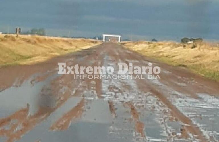 Ingreso a Playa Mansa y Mirador del Río. Foto enviada por vecinos.