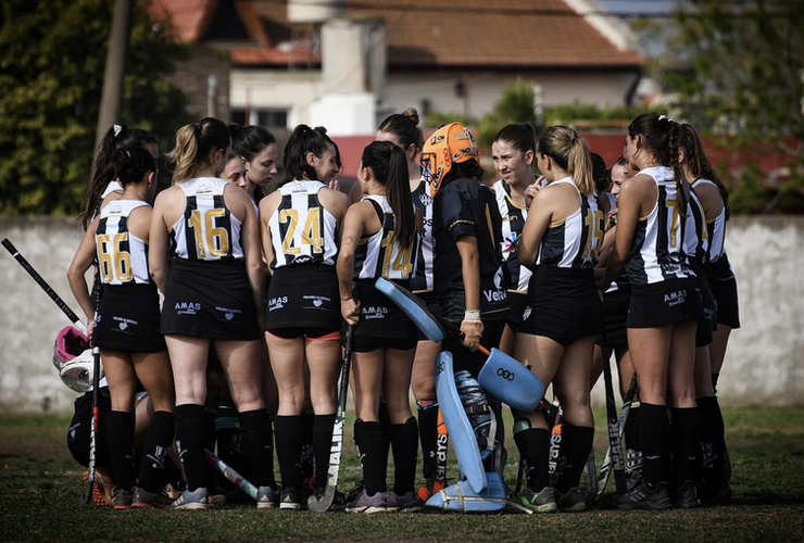 Imagen de Hockey Unión: Jugadoras y Cuerpo Técnico convocadas para los Seleccionados.