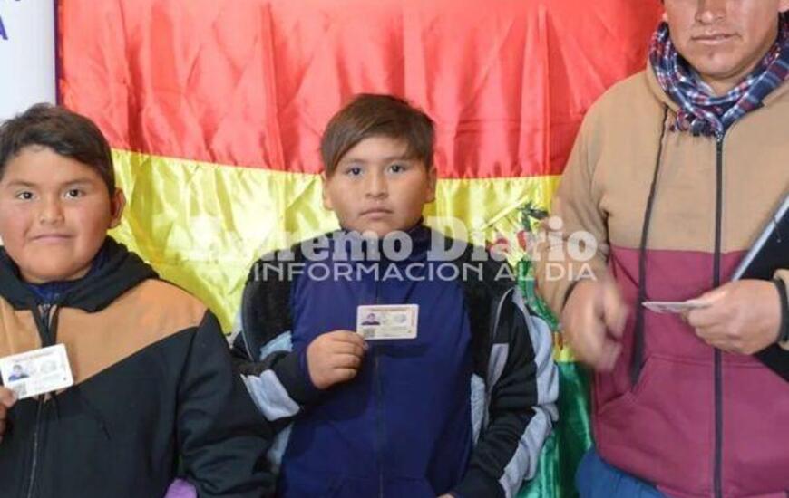 Imagen de Alvear: La Brigada M&oacute;vil realiz&oacute; tr&aacute;mites para la comunidad boliviana