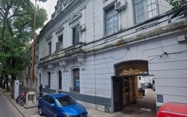 El acusado se present&oacute; junto a su hija en la Comisar&iacute;a de la Mujer. (Google Street View)