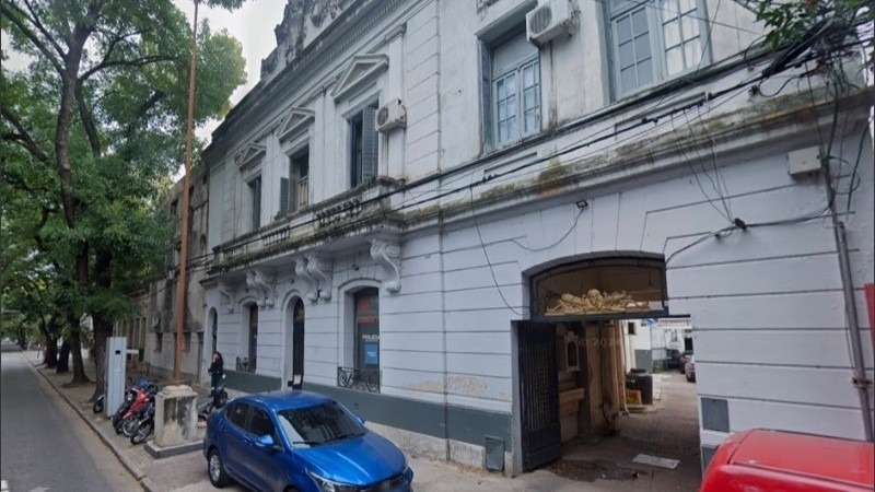 El acusado se present&oacute; junto a su hija en la Comisar&iacute;a de la Mujer. (Google Street View)
