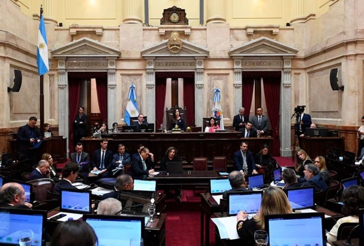 Imagen de Senadores pasarán a cobrar 9 millones de pesos