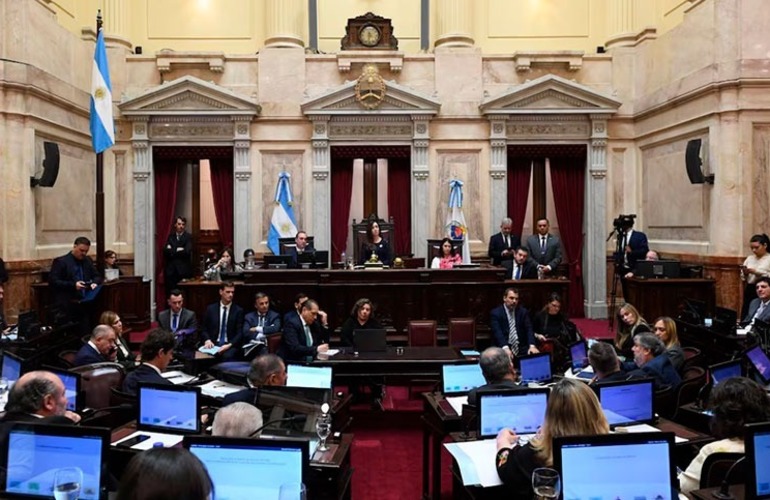 Imagen de Senadores pasarán a cobrar 9 millones de pesos