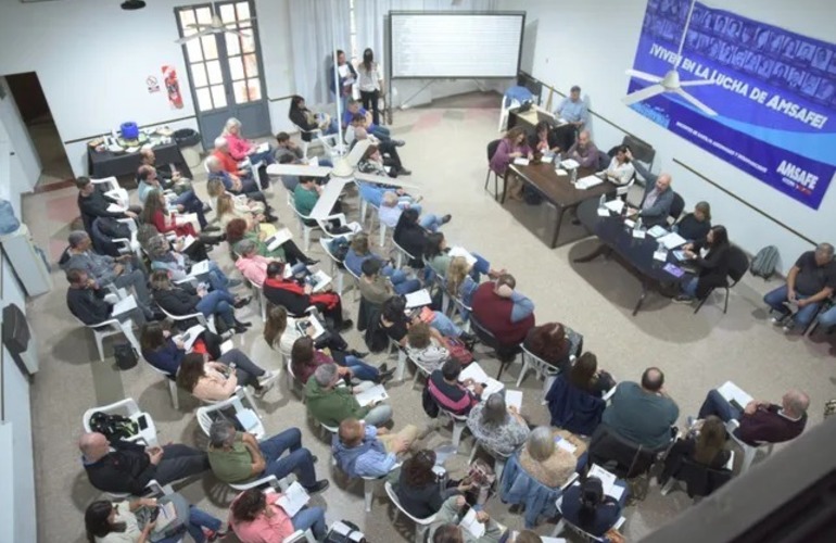 Imagen de Los gremios de la salud tambi&eacute;n aceptaron la oferta salarial de la provincia y solo qued&oacute; Amsaf&eacute; en disidencia