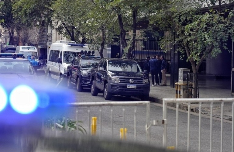 Evacuaron la Bolsa de Comercio a raíz de una amenaza de bomba. (Alan Monzón/Rosario3)