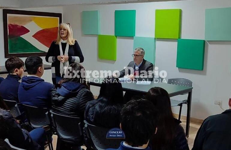 Imagen de Concejal por un d&iacute;a: Se realiz&oacute; la capacitaci&oacute;n con alumnos de escuelas secundarias