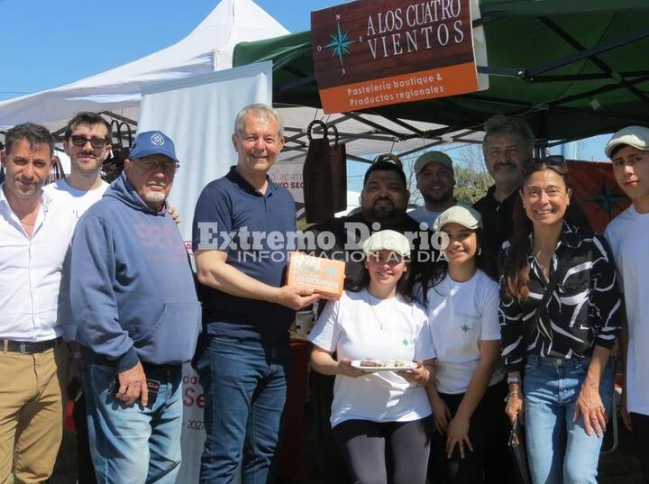 Imagen de Daniel Tonelli visitó 7° Fiesta Provincial de las Legumbres en Coronel Domínguez