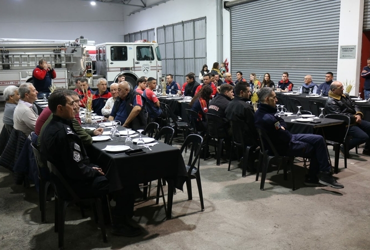 Imagen de Bomberos celebró su 44° aniversario con una cena de camaradería