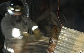 Imagen de Un hombre muri&oacute; tras quedar atrapado debajo de su casilla que se desplom&oacute; al incendiarse