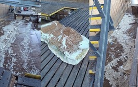 Ambientalistas acusan a una guarder&iacute;a n&aacute;utica de Baigorria de contaminar el r&iacute;o Paran&aacute; con telgopor.